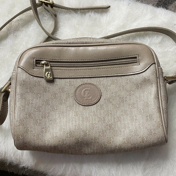 Vintage Carryland Crossbody Bag - Picture 1 of 9
